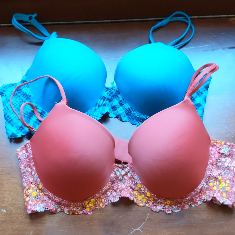 NWOT & Nearly New No Boundaries Bras
